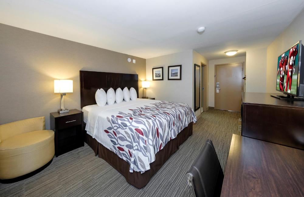 Deluxe King Room - Non-Smoking interior